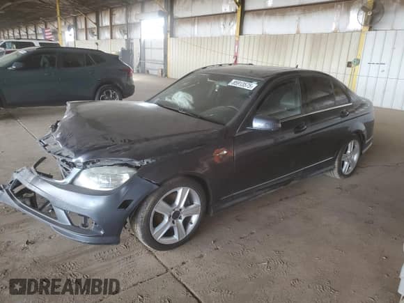2011 Mercedes-Benz C 300 Sport z VIN WDDGF8BB9BR156620, wystawiony jako Copart lot #85913575 z przebiegiem Nie podano mil oraz Szkoda całkowita • Salvage title. Historia ofert i sprzedaży dostępna na DreamBid. Obrazek 1.
