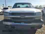 2005 Chevrolet Silverado 1500 z VIN 1GCEC14V85Z152121, wystawiony jako Copart lot #49005945 z przebiegiem 323 251 mil mil oraz Szkoda całkowita • Salvage title. Historia ofert i sprzedaży dostępna na DreamBid. Obrazek 5.