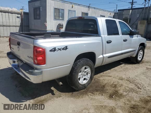 2005 Dodge Dakota SLT with VIN 1D7HW48N85S342452, listed as a Copart auction lot 70287975 with 165,543 mi miles and Clean title. Bid and sale history available at DreamBid. Image 3.