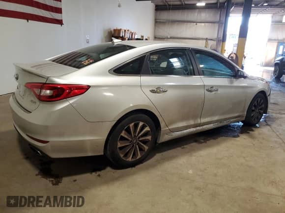 2017 Hyundai Sonata Sport с VIN 5NPE34AF3HH459156, выставлен на аукционе Copart как лот 71930725 с пробегом 167 218 миль миль и Списание • Salvage title. История ставок и продаж доступна на DreamBid. Изображение 3.