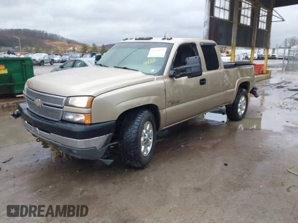 2004 Chevrolet Silverado 2500HD LS с VIN 1GCHK29174E134422, выставлен на аукционе IAAI как лот 41728971 с пробегом 265 130 миль миль и . История ставок и продаж доступна на DreamBid. Изображение 17.