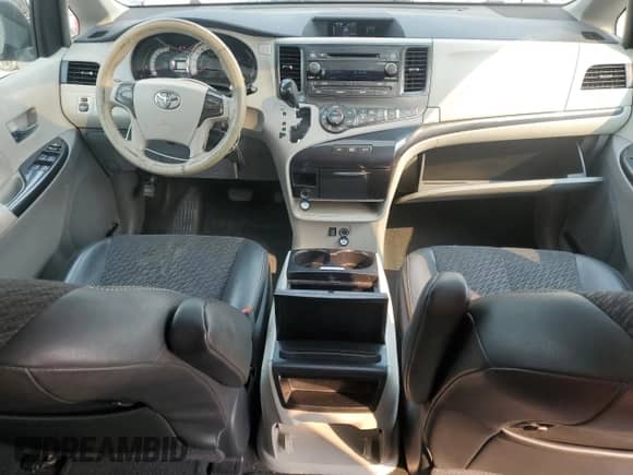 2011 Toyota Sienna SE with VIN 5TDXK3DC8BS106629, listed as a Copart auction lot 71554715 with 144,579 mi miles and Salvage title. Bid and sale history available at DreamBid. Image 8.