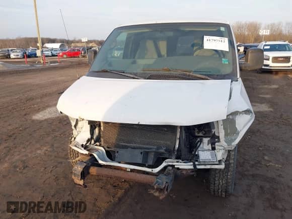2005 Chevrolet Express Cargo z VIN 1GCFG15T251250047, wystawiony jako IAAI lot #41797512 z przebiegiem 149 610 mil mil oraz . Historia ofert i sprzedaży dostępna na DreamBid. Obrazek 6.