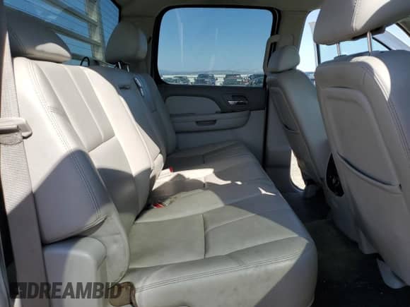 2011 Chevrolet Silverado 3500HD DRW LTZ с VIN 1GC4K1C85BF147322, выставлен на аукционе Copart как лот 55849895 с пробегом 160 597 миль миль и Чистый • Clean title. История ставок и продаж доступна на DreamBid. Изображение 10.