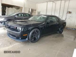 2019 Dodge Challenger R/T Scat Pack with VIN 2C3CDZFJ7KH593042, listed as a Copart auction lot 71812095 with 43,213 mi miles and Clean title. Bid and sale history available at DreamBid. Image 1.