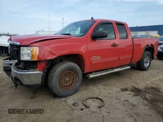 2010 GMC Sierra 1500 SL z VIN 1GTSKUEA0AZ207125, wystawiony jako Copart lot #53154695 z przebiegiem 196 923 mil mil oraz Szkoda całkowita • Salvage title. Historia ofert i sprzedaży dostępna na DreamBid. Obrazek 1.