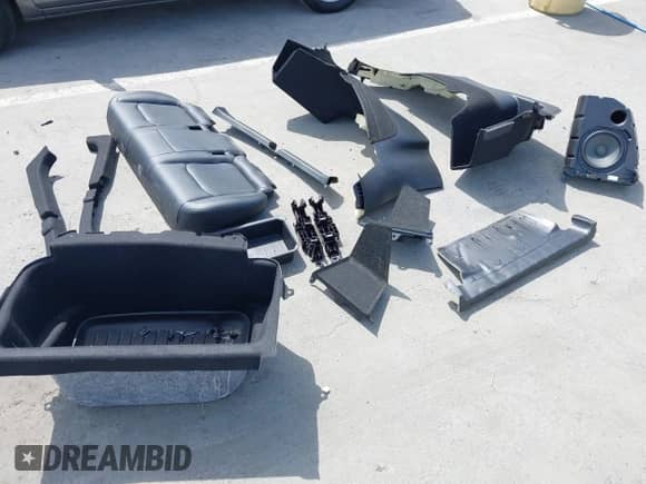 2022 Tesla Model Y Long Range z VIN 7SAYGDEE0NF451306, wystawiony jako IAAI lot #43253038 z przebiegiem 49 961 mil mil oraz . Historia ofert i sprzedaży dostępna na DreamBid. Obrazek 12.