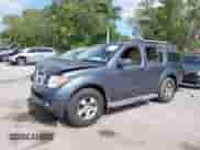 2006 Nissan Pathfinder SE z VIN 5N1AR18U66C646427, wystawiony jako IAAI lot #42149855 z przebiegiem 149 567 mil mil oraz . Historia ofert i sprzedaży dostępna na DreamBid. Obrazek 2.