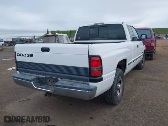 1998 Dodge 1500 с VIN 3B7HC12Y8WM281764, выставлен на аукционе IAAI как лот 41726124 с пробегом 130 797 миль миль и . История ставок и продаж доступна на DreamBid. Изображение 4.