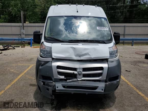 2014 Ram ProMaster Cargo с VIN 3C6URVJG0EE104378, выставлен на аукционе Copart как лот 60082675 с пробегом 285 881 миль миль и Списание • Salvage title. История ставок и продаж доступна на DreamBid. Изображение 5.