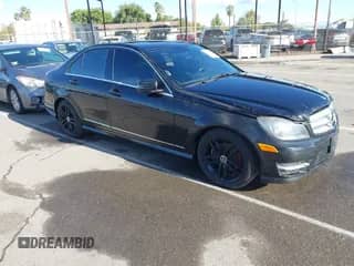 2013 Mercedes-Benz C 250 Sport с VIN WDDGF4HB6DR268620, выставлен на аукционе IAAI как лот 43463300 с пробегом 111 574 миль миль и . История ставок и продаж доступна на DreamBid. Изображение 1.