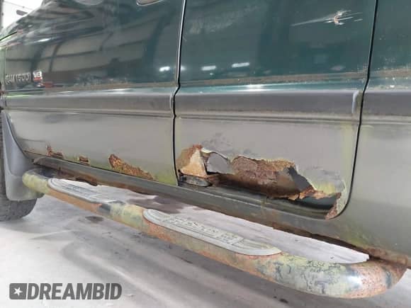 1998 Dodge 1500 with VIN 3B7HF13Y8WG212979, listed as a IAAI auction lot 42726061 with 93,063 mi miles and . Bid and sale history available at DreamBid. Image 13.