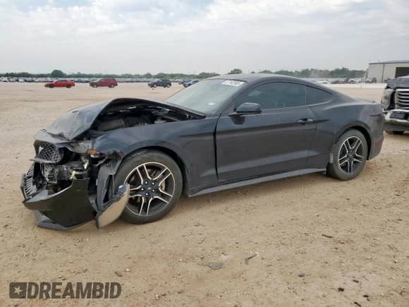 2020 Ford Mustang EcoBoost z VIN 1FA6P8TH0L5129178, wystawiony jako Copart lot #57162985 z przebiegiem 66 435 mil mil oraz Szkoda całkowita • Salvage title. Historia ofert i sprzedaży dostępna na DreamBid. Obrazek 1.