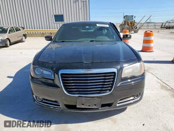 2014 Chrysler 300 S with VIN 2C3CCABT7EH119561, listed as a Copart auction lot 53995655 with 131,077 mi miles and Salvage title. Bid and sale history available at DreamBid. Image 5.
