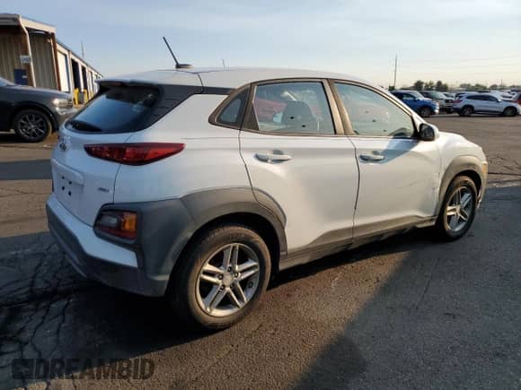 2018 Hyundai Kona SE z VIN KM8K1CAA9JU070133, wystawiony jako Copart lot #68877535 z przebiegiem 96 150 mil mil oraz Szkoda całkowita • Salvage title. Historia ofert i sprzedaży dostępna na DreamBid. Obrazek 3.