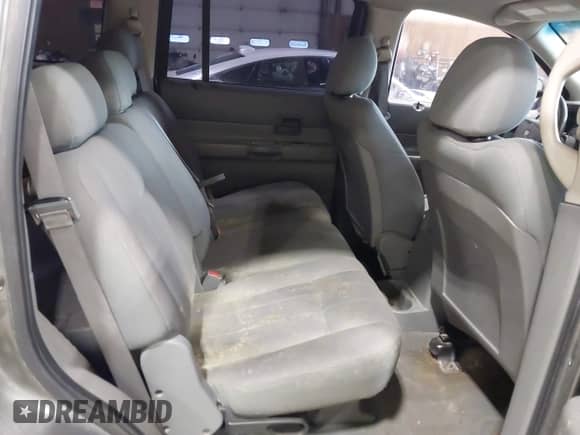 2005 Dodge Durango SXT with VIN 1D4HD38K85F618253, listed as a IAAI auction lot 42536726 with 174,304 mi miles and . Bid and sale history available at DreamBid. Image 8.