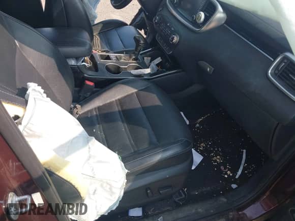 2017 Kia Sorento SX z VIN 5XYPKDA59HG313709, wystawiony jako IAAI lot #42397011 z przebiegiem Nie podano mil oraz . Historia ofert i sprzedaży dostępna na DreamBid. Obrazek 5.