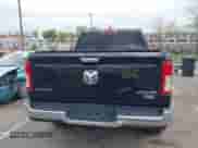 2020 Ram 1500 Big Horn z VIN 1C6RRFFG0LN403768, wystawiony jako IAAI lot #41948895 z przebiegiem 85 039 mil mil oraz . Historia ofert i sprzedaży dostępna na DreamBid. Obrazek 16.