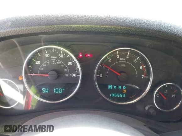 2011 Jeep Wrangler Sport с VIN 1J4AA2D15BL519640, выставлен на аукционе IAAI как лот 43444019 с пробегом 186 663 миль миль и . История ставок и продаж доступна на DreamBid. Изображение 7.