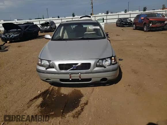 2001 Volvo S60 с VIN YV1RS61R412049929, выставлен на аукционе Copart как лот 69078954 с пробегом Не указан миль и Списание • Salvage title. История ставок и продаж доступна на DreamBid. Изображение 11.