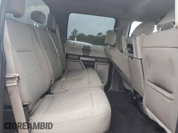 2018 Ford F-150 XL с VIN 1FTEW1C55JFD13772, выставлен на аукционе Copart как лот 60515635 с пробегом Не указан миль и На запчасти • Non repairable. История ставок и продаж доступна на DreamBid. Изображение 10.