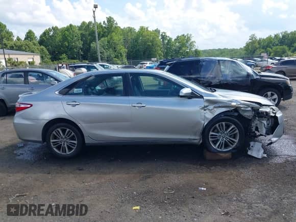 2015 Toyota Camry SE z VIN 4T1BF1FK7FU014318, wystawiony jako IAAI lot #42733836 z przebiegiem 153 303 mil mil oraz . Historia ofert i sprzedaży dostępna na DreamBid. Obrazek 13.