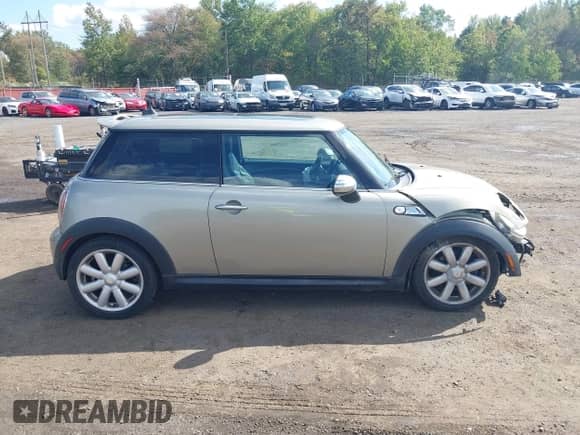 2008 MINI Hardtop S with VIN WMWMF73538TV35556, listed as a IAAI auction lot 43328105 with 113,334 mi miles and . Bid and sale history available at DreamBid. Image 13.