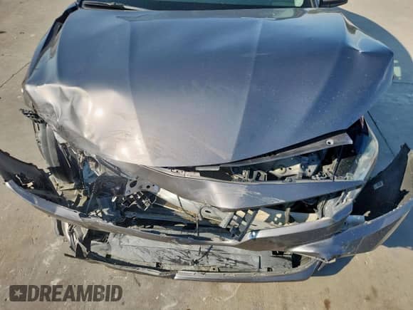 2020 Toyota Camry LE z VIN 4T1C11AK8LU317016, wystawiony jako Copart lot #84971755 z przebiegiem 67 655 mil mil oraz Szkoda całkowita • Salvage title. Historia ofert i sprzedaży dostępna na DreamBid. Obrazek 11.