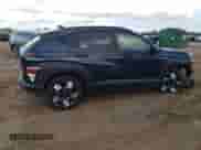 2025 Hyundai Kona SEL с VIN KM8HBCAB8SU191138, выставлен на аукционе Copart как лот 70963035 с пробегом 8 233 миль миль и Списание • Salvage title. История ставок и продаж доступна на DreamBid. Изображение 3.