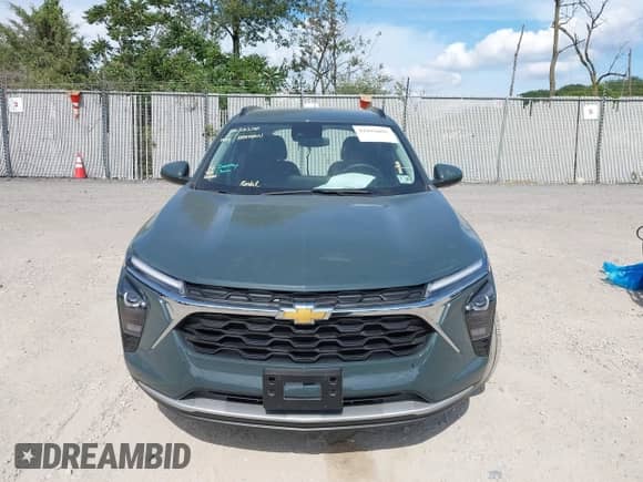2025 Chevrolet Trax LT с VIN KL77LHEP1SC213080, выставлен на аукционе IAAI как лот 42992895 с пробегом 1 802 миль миль и . История ставок и продаж доступна на DreamBid. Изображение 12.