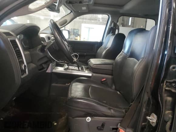 2009 Dodge 1500 Sport z VIN 1D3HV13T49S705585, wystawiony jako Copart lot #81071155 z przebiegiem 230 045 mil mil oraz Czysty tytuł • Clean title. Historia ofert i sprzedaży dostępna na DreamBid. Obrazek 7.