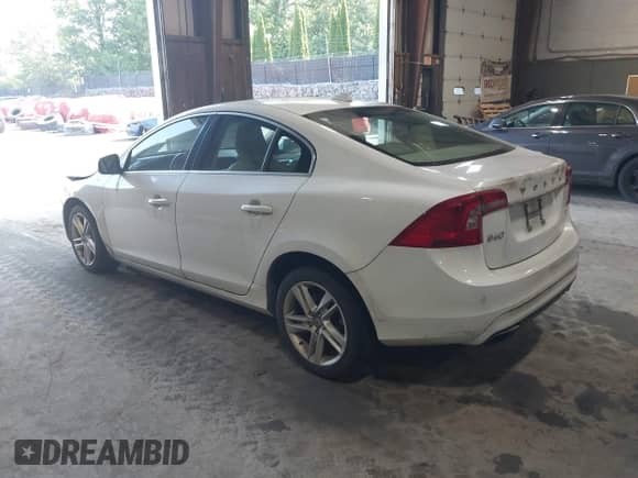 2015 Volvo S60 T5 Premier с VIN YV1612TKXF1348479, выставлен на аукционе IAAI как лот 42555934 с пробегом 138 062 миль миль и . История ставок и продаж доступна на DreamBid. Изображение 3.