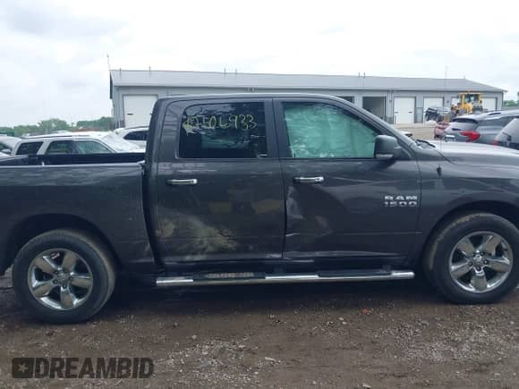 2018 Ram 1500 Big Horn with VIN 1C6RR7LG8JS110550, listed as a IAAI auction lot 42506933 with 101,417 mi miles and . Bid and sale history available at DreamBid. Image 13.