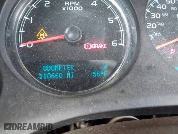 2011 Chevrolet Avalanche LTZ z VIN 3GNTKGE3XBG366038, wystawiony jako IAAI lot #42428779 z przebiegiem 110 660 mil mil oraz . Historia ofert i sprzedaży dostępna na DreamBid. Obrazek 16.