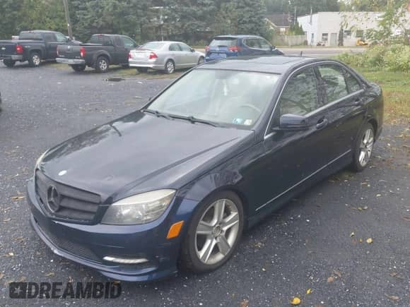 2011 Mercedes-Benz C 300 Sport z VIN WDDGF8BB6BR145896, wystawiony jako Copart lot #84426195 z przebiegiem 113 547 mil mil oraz Czysty tytuł • Clean title. Historia ofert i sprzedaży dostępna na DreamBid. Obrazek 2.