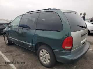 1997 Dodge Caravan SE с VIN 2B4GP45R1VR303999, выставлен на аукционе Copart как лот 76632674 с пробегом 172 352 миль миль и Списание • Salvage title. История ставок и продаж доступна на DreamBid. Изображение 2.