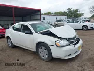 2010 Dodge Avenger SXT z VIN 1B3CC4FB0AN178503, wystawiony jako IAAI lot #43250074 z przebiegiem 161 956 mil mil oraz . Historia ofert i sprzedaży dostępna na DreamBid. Obrazek 1.