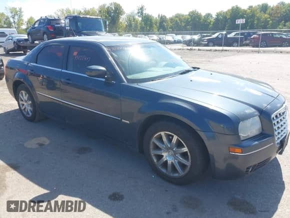 2008 Chrysler 300 Touring с VIN 2C3LA53G48H260431, выставлен на аукционе IAAI как лот 43222407 с пробегом 231 942 миль миль и . История ставок и продаж доступна на DreamBid. Изображение 1.