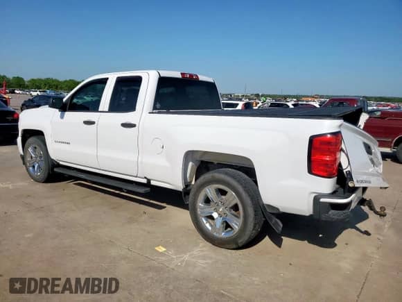 2018 Chevrolet Silverado 1500 Custom с VIN 1GCRCPEH8JZ243851, выставлен на аукционе Copart как лот 52632695 с пробегом 186 609 миль миль и Списание • Salvage title. История ставок и продаж доступна на DreamBid. Изображение 2.