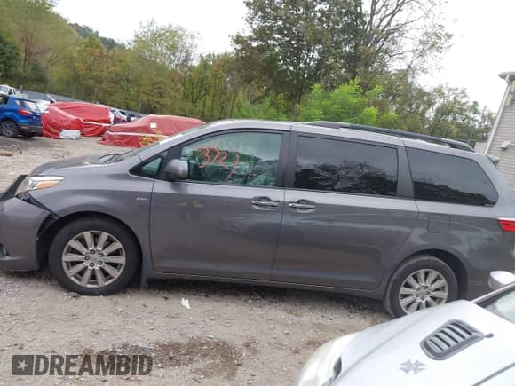 2017 Toyota Sienna XLE with VIN 5TDDZ3DC9HS175174, listed as a IAAI auction lot 43383723 with 159,400 mi miles and . Bid and sale history available at DreamBid. Image 14.