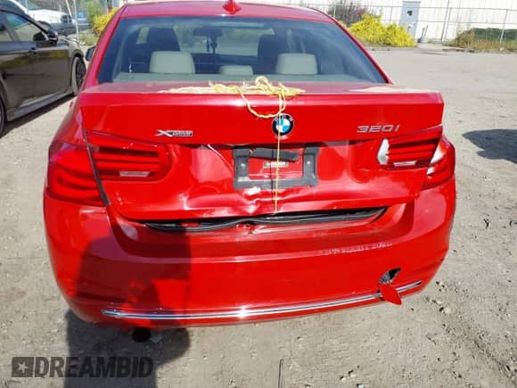 2016 BMW 3 Series 320i xDrive z VIN WBA8A3C58GK551412, wystawiony jako IAAI lot #43181281 z przebiegiem 77 677 mil mil oraz . Historia ofert i sprzedaży dostępna na DreamBid. Obrazek 6.