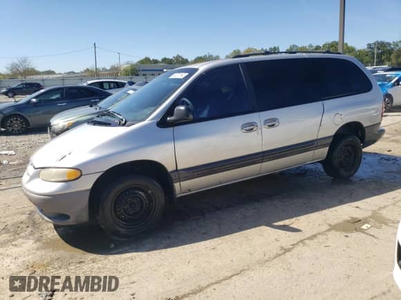 2000 Dodge Caravan SE with VIN 1B4GP44G7YB663958, listed as a Copart auction lot 74035164 with 175,752 mi miles and Non repairable. Bid and sale history available at DreamBid. Image 1.