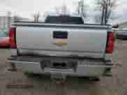 2015 Chevrolet Silverado 2500HD Work Truck z VIN 1GC1KUEG8FF664922, wystawiony jako Copart lot #53850725 z przebiegiem 84 600 mil mil oraz Szkoda całkowita • Salvage title. Historia ofert i sprzedaży dostępna na DreamBid. Obrazek 6.