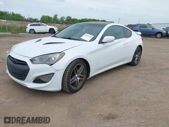 2014 Hyundai Genesis Coupe Ultimate с VIN KMHHU6KJ6EU113561, выставлен на аукционе IAAI как лот 42365420 с пробегом 116 774 миль миль и . История ставок и продаж доступна на DreamBid. Изображение 2.