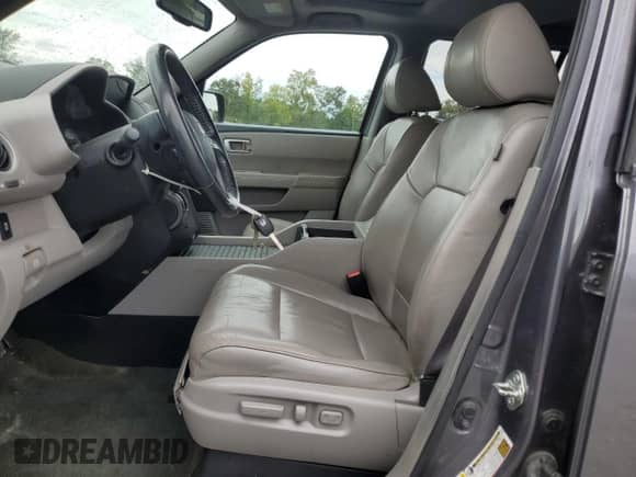 2015 Honda Pilot EX-L с VIN 5FNYF4H5XFB049001, выставлен на аукционе Copart как лот 81849275 с пробегом 125 378 миль миль и Списание • Salvage title. История ставок и продаж доступна на DreamBid. Изображение 7.