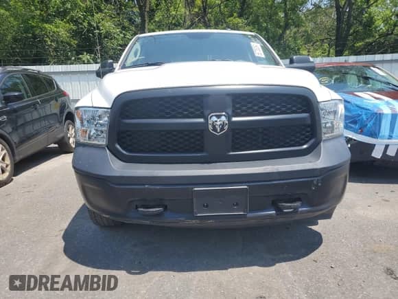 2020 Ram 1500 Tradesman z VIN 3C6RR7KG2LG205374, wystawiony jako Copart lot #56735264 z przebiegiem 25 739 mil mil oraz Nie do naprawy • Non repairable. Historia ofert i sprzedaży dostępna na DreamBid. Obrazek 5.