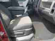 2012 Ram 1500 Express z VIN 1C6RD7FT1CS318554, wystawiony jako IAAI lot #42063789 z przebiegiem Nie podano mil oraz . Historia ofert i sprzedaży dostępna na DreamBid. Obrazek 5.