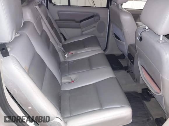 2006 Ford Explorer XLT z VIN 1FMEU73856UB59887, wystawiony jako IAAI lot #41462046 z przebiegiem Nie podano mil oraz . Historia ofert i sprzedaży dostępna na DreamBid. Obrazek 8.