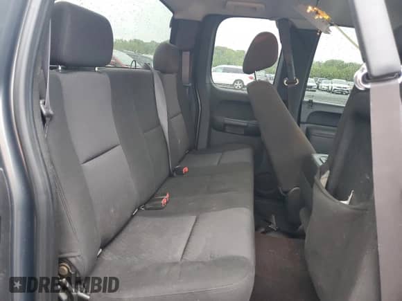 2011 GMC Sierra 1500 SL z VIN 1GTR2UEA4BZ230407, wystawiony jako Copart lot #56701755 z przebiegiem 150 249 mil mil oraz Szkoda całkowita • Salvage title. Historia ofert i sprzedaży dostępna na DreamBid. Obrazek 10.