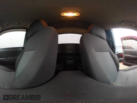 2011 Chevrolet Colorado 1LT с VIN 1GCESCF92B8135640, выставлен на аукционе IAAI как лот 41509744 с пробегом 105 409 миль миль и . История ставок и продаж доступна на DreamBid. Изображение 18.